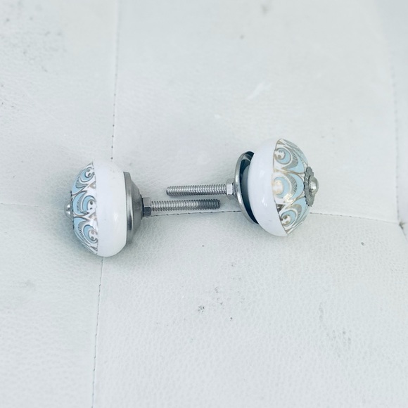 Anthropologie Ceramic Blue  & White Round Doorknobs Silver Accents - Picture 8 of 10